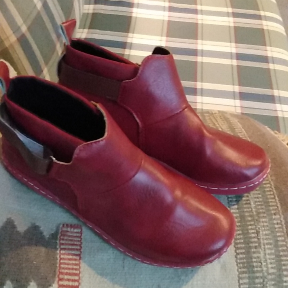 Red Booties.   8m